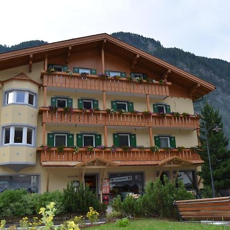 Hotel Ladina Campitello di Fassa Buitenkant foto