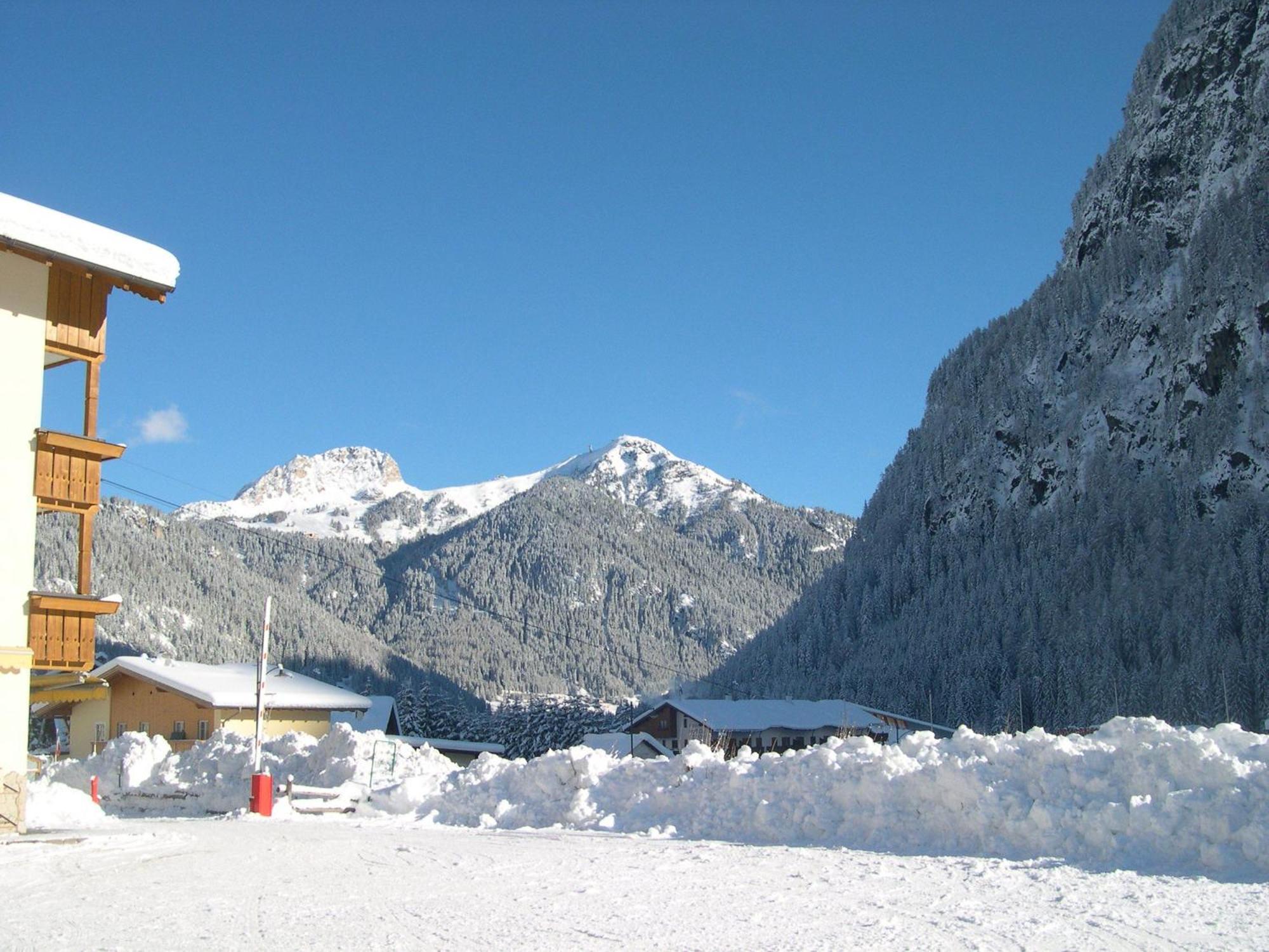 Hotel Ladina Campitello di Fassa Buitenkant foto
