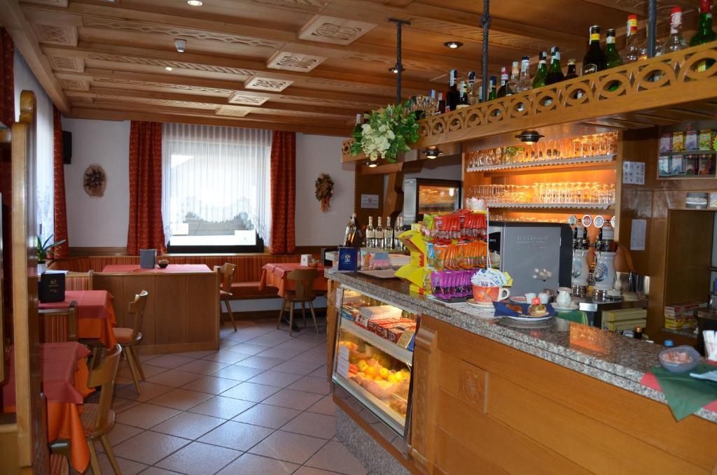 Hotel Ladina Campitello di Fassa Buitenkant foto