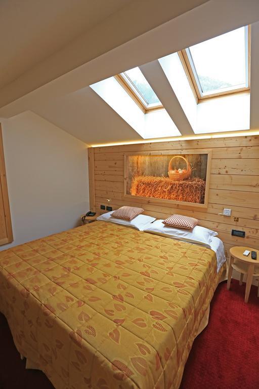 Hotel Ladina Campitello di Fassa Kamer foto