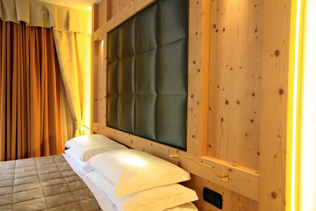 Hotel Ladina Campitello di Fassa Kamer foto